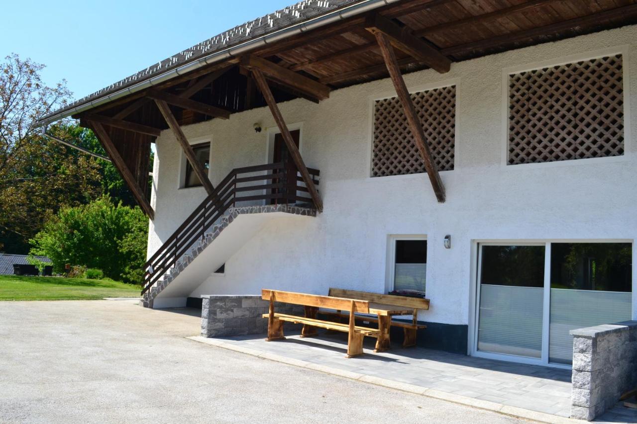 Small Wooden Houses And Apartments Zgornja Dobrava Radovljica Exterior foto